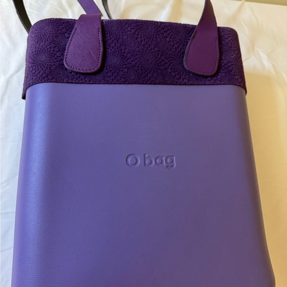 O bag Elegant Purple Tote with Structured Design and Charm Accent with trim - Picture 2 of 12